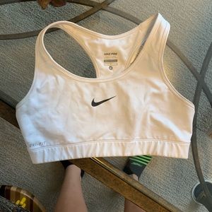 Nike pro sports bra